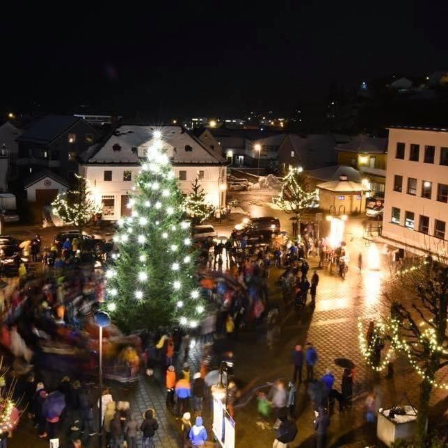 Tenning av julegran på Rådhusplassen