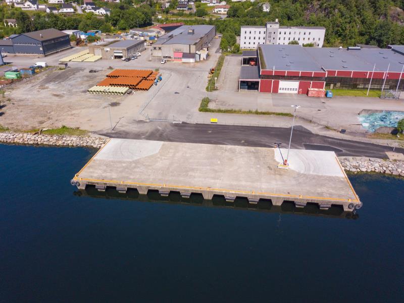 Kai på et industriområdet